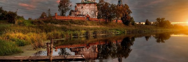Staw, Dunilovo, Zachód Slońca, Cerkiew