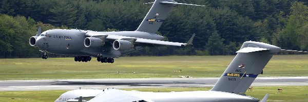 Boeing C-17 Globemaster III, Odrzutowiec, Lotnisko