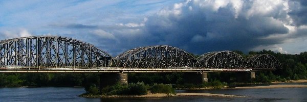Polska, Most kolejowy im. Ernesta Malinowskiego, Toruń, Chmury, Rzeka