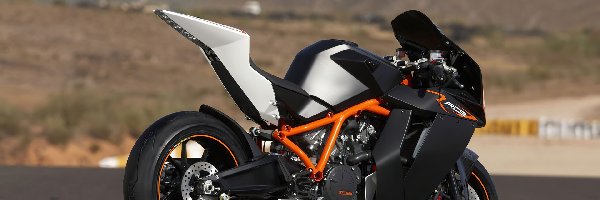 Zadupek, KTM RC8