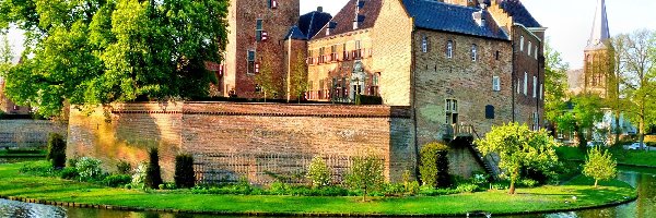 Heerenberg, Fosa, Holandia, Zamek Huis Bergh