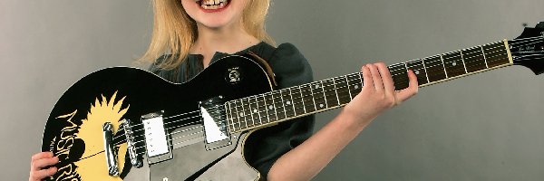 Gitara, Aktorka, Elle Fanning