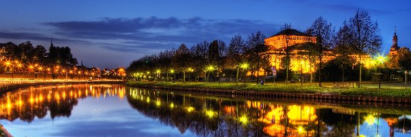 Saarbrucken, Park, Rzeka, Drzewa, Latarnie
