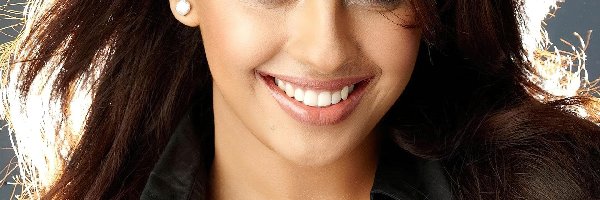 Uśmiech, Indie, Aktorka, Richa Gangopadhyay