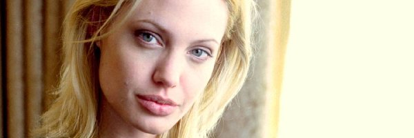blond włosy, Angelina Jolie