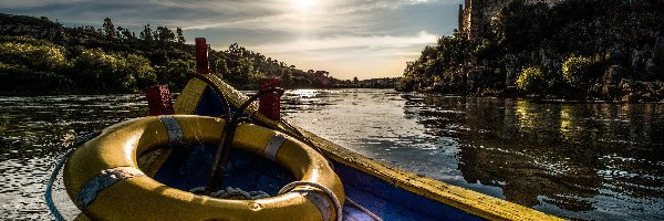 Koło ratunkowe, Rzeka Tag, Miejscowość Santarem, Twierdza, Zamek Almourol, Łódka, Portugalia