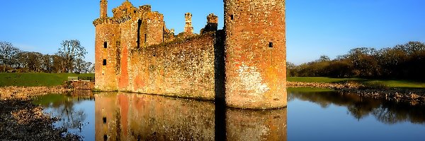 Rejon Dumfries, Fosa, Szkocja, Zamek Caerlaverock