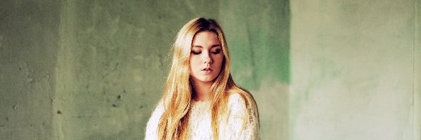 Blondynka, Kobieta
