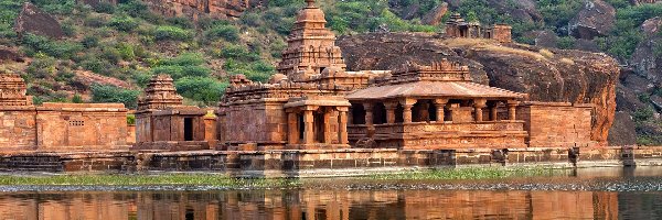 Indie, Jezioro Agasthya Lake, Badami, Góry, Świątynia Bhootnath Temple