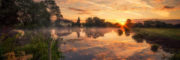 Drzewa, Rzeka, Anglia, Nottinghamshire, River Soar, Dom, Wieś Zouch, Wschód słońca