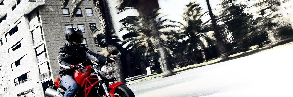 Monster 695, Ducati