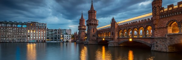 Niemcy, Domy, Berlin, Rzeka Szprewa, Most Oberbaumbrücke