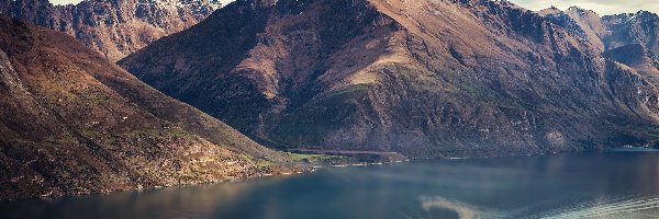 Góry, Wakatipu, Jezioro