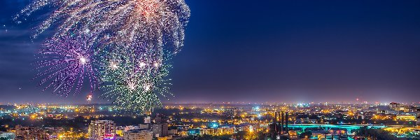 Nocą, Stany Zjednoczone, Miasto, Fajerwerki, Wisconsin, Stan