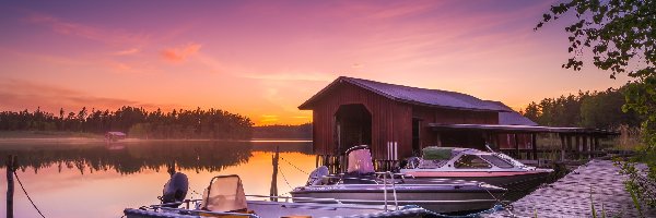 Przystań, Wyspa Houtskari, Zachód słońca, Szopa, Jezioro Viken, Motorówki, Pomost, Finlandia