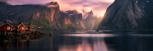 Norwegia, Góry, Wioska Hamnoy, Lofoty, Morze