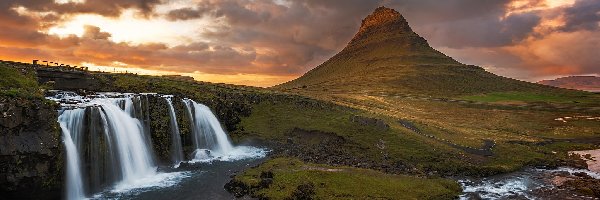 Islandia, Góra Kirkjufell, Półwysep Snæfellsnes, Chmury, Wodospad Kirkjufellsfoss