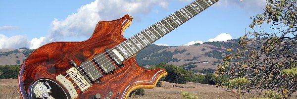 W, Góry, Tle, Gitara