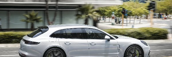 2017, Porsche Panamera 4 E-Hybrid Sport Turismo 971