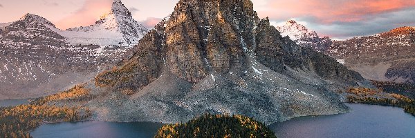 Jeziora, Kanada, Góry, Park Prowincjonalny Mount Assiniboine, Chmury, Góra Mount Assiniboine, Jezioro Sunburst Lake, Wschód słońca, Jezioro Cerulean, Kolumbia Brytyjska, Jesień