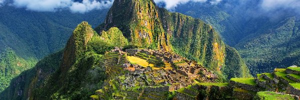 Andy Peruwiańskie, Chmury, Szczyt Huayna Picchu, Peru, Miasto Machu Picchu, Ruiny, Roślinność
