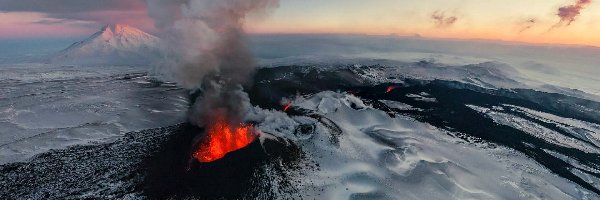 Dym, Stratowulkan, Płaski Tołbaczik, Kamczatka, Rosja, Erupcja, Wulkan