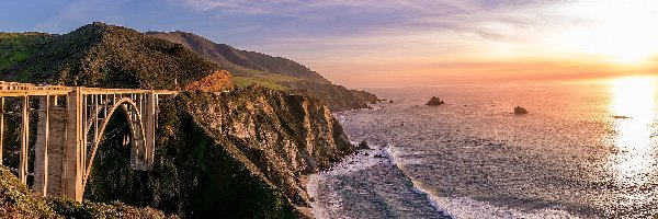 Kalifornia, Wybrzeże, Wschód słońca, Morze, Region Big Sur, Stany Zjednoczone, Góry, Most Bixby Creek Bridge