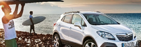 Surferzy, Morze, Opel Mokka