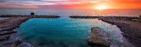 Zachód słońca, Włochy, Morze, Sycylia, Plaża Santa Maria del Focallo, Kamienie, Brzeg