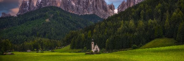 Chmury, Kościół św. Jana, Góry Dolomity, Dolina Val di Funes, Włochy, Drzewa, Las