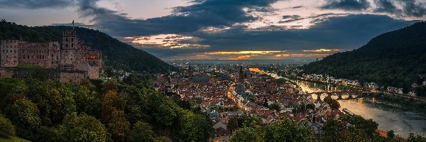 Ruiny, Niemcy, Zamku, Góry, Chmury, Rzeka Neckar, Wzgórze, Domy, Most, Heidelberg, Drzewa