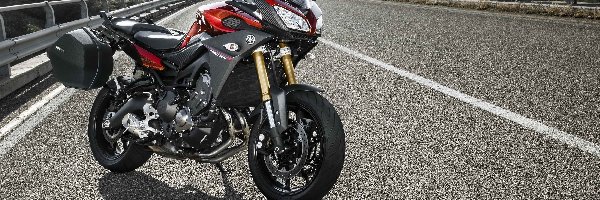 Motocykl, Yamaha MT-09