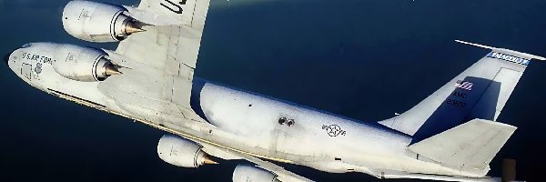 Skrzydła, Nawrót, Boeing KC-135R