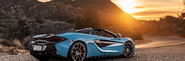 Góry, McLaren 570S Spider