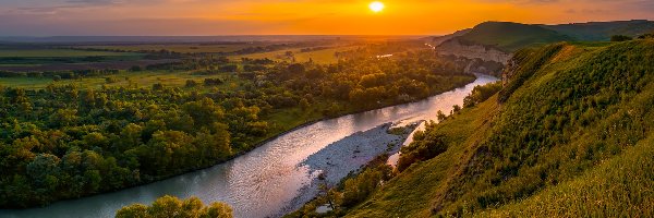 Rosja, Wzgórza, Zachód słońca, Drzewa, Rzeka Kubań, Kraj Stawropolski, Kaukaz