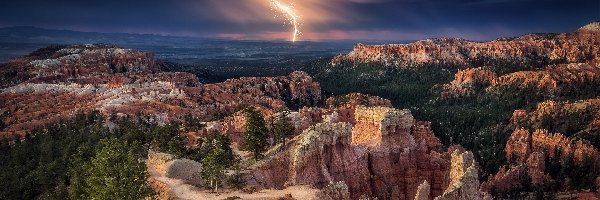 Skały, Park Narodowy Bryce Canyon, Kanion, Stan Utah, Stany Zjednoczone, Burza, Piorun