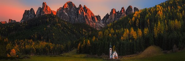 Włochy, Góry, Dolina Val di Funes, Las, Kościół św. Jana, Dolomity, Góry