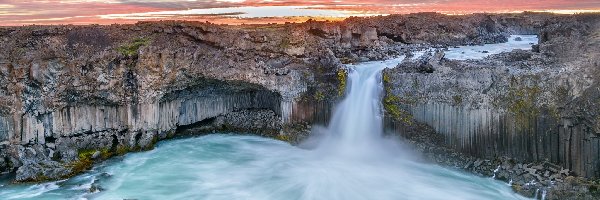 Wodospad Aldeyjarfoss, Skały, Rzeka Skjlfandafljt, Islandia