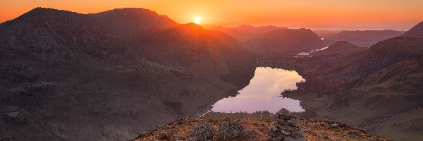 Góry, Zachód słońca, Jezioro Buttermere, Anglia, Hrabstwo Kumbria