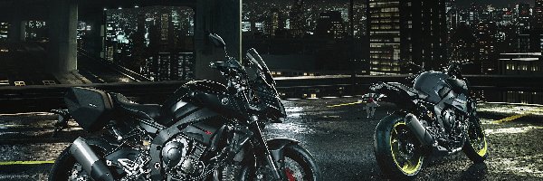 Noc, Yamaha MT 10, Motocykle