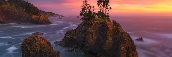 Drzewa, Park stanowy Samuela H. Boardmana, Zachód słońca, Stan Oregon, Stany Zjednoczone, Skały, Morze