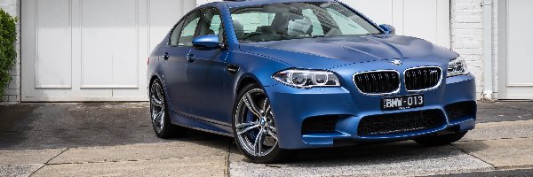 BMW M5 F10, Niebieskie