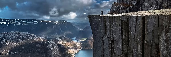 Fiord Lysefjorden, Góry, Norwegia, Klif Preikestolen