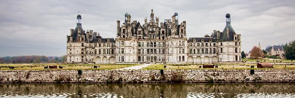 Francja, Château de Chambord, Zamek w Chambord, Odbicie, Rzeka Cosson