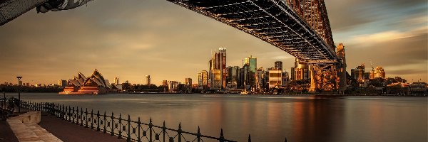 Australia, Zatoka Port Jackson, Sydney, Sydney Opera House, Most Sydney Harbour Bridge