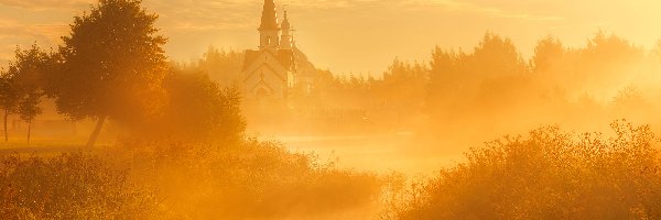 Kościół św. Jerzego Zwycięskiego, Petersburg, Staw Srednerogatsky, Drzewa, Pulkovo Park, Zachód słońca, Mgła, Rosja