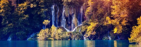 Drzewa, Jezioro, Wodospad, Jesień, Park Narodowy Jezior Plitwickich, Chorwacja