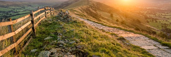 Ogrodzenie, Park Narodowy Peak District, Wschód słońca, Hrabstwo Derbyshire, Anglia, Kamienie, Droga