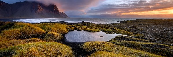 Plaża, Wybrzeże, Przylądek Stokksnes, Hrabstwo Austur-Skaftafellssysla, Islandia, Żwirowa, Góry Vestrahorn