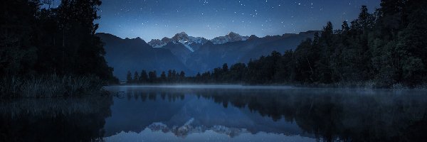 Gwiazdy, Góry, Nowa Zelandia, Drzewa, Niebo, Jezioro, Odbicie, Noc